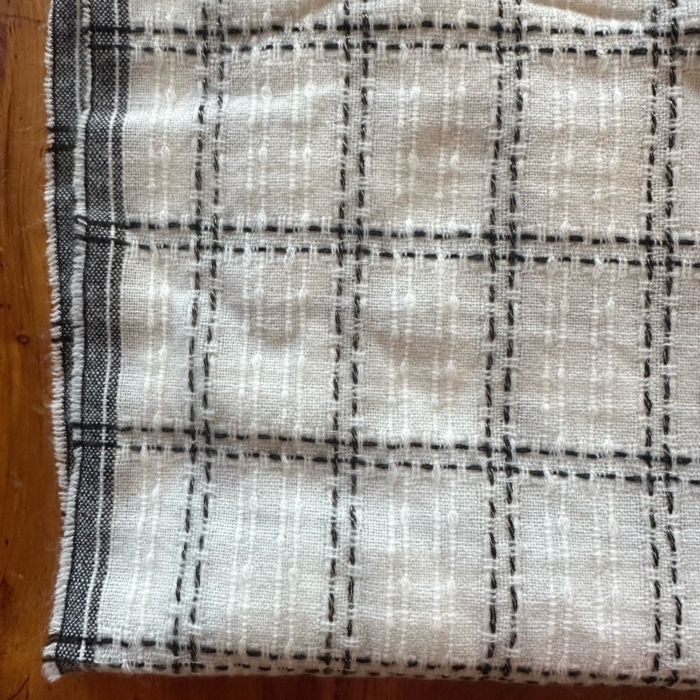 NWT Ann Taylor Black/White Checkered Scarf - Picture 2 of 6